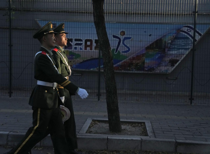 Polizia cinese presidia l'ambasciata di Israele