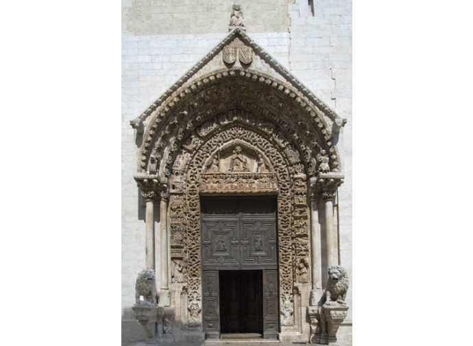 Il portale della cattedrale di Altamura
