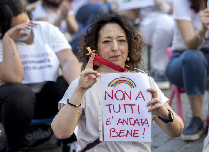 Roma, protesta degli insegnanti e dipendenti asili nido