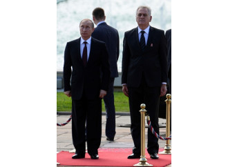 I serbi accolgono Putin come il "loro" presidente
