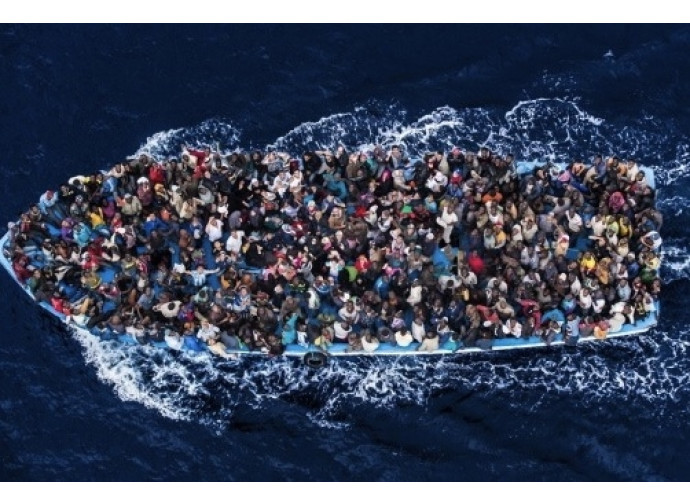 Barcone di immigrati: foto di Massimo Sestini premiata come foto dell'anno