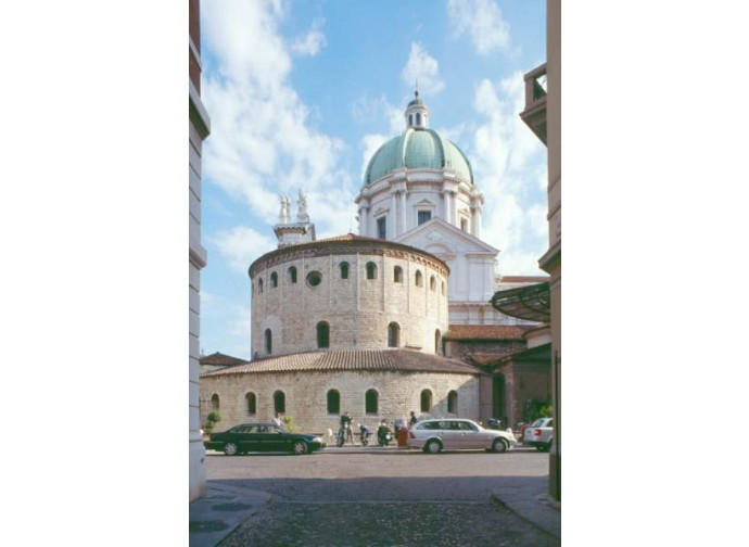 La Rotonda di Brescia (di fronte al Duomo Nuovo)