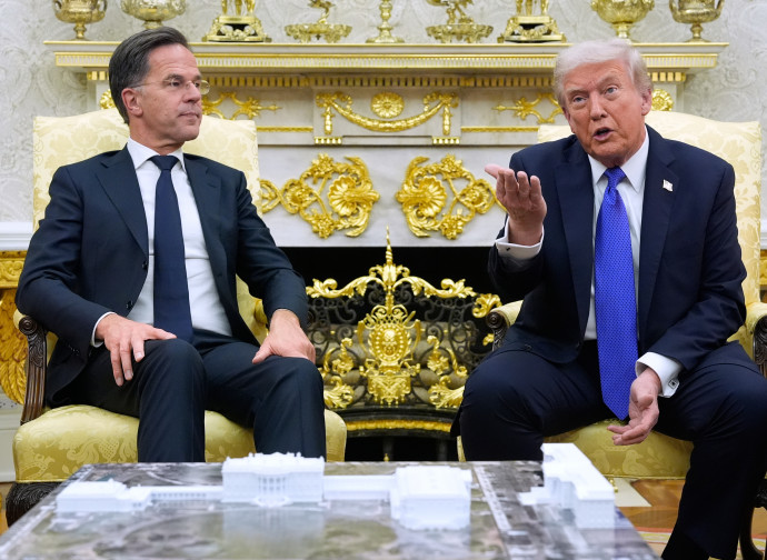 Mark Rutte e Donald Trump in una foto dell'ottobre scorso (AP)