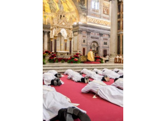 Un sinodo
per il celibato 
sacerdotale?