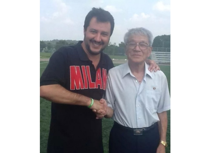 Matteo Salvini con Pak Doo-Ik