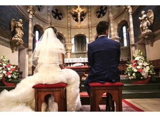 Italia 2031, fine dei matrimoni in chiesa
