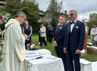 Benedizioni gay, Fiducia supplicans porta i preti in caduta libera