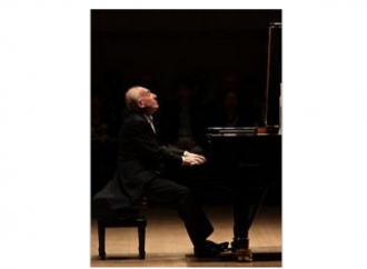 Addio a Pollini, il pianista che univa ragione ed emozione