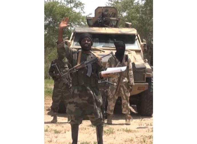 Shekau legge un proclama di Boko Haram