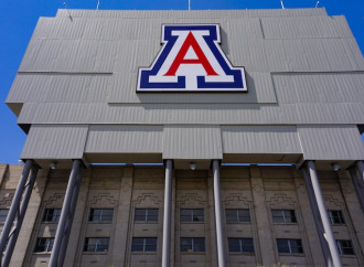 Ateneo dell'Arizona licenzia docente