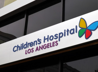 L.A., niente "transizione" sui minori