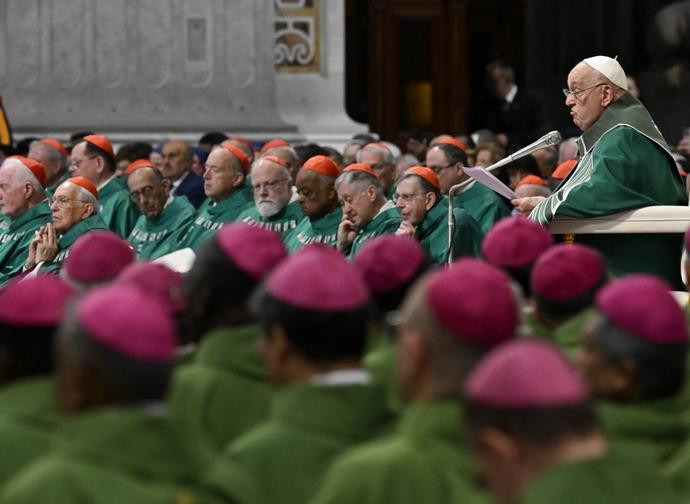 Il Papa alla messa finale del Sinodo