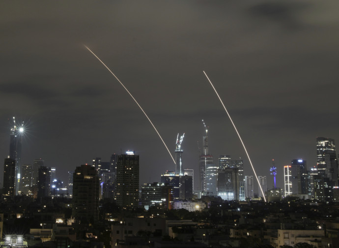 Battaglia di missili su Tel Aviv (La Presse) Battaglia di missili su Tel Aviv (La Presse)