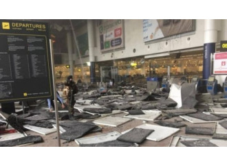 Bruxelles sotto attacco. Colpiti aeroporto e metro