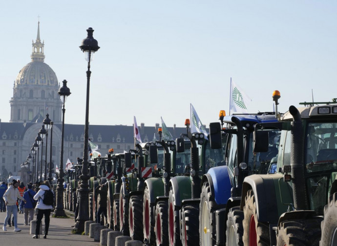 Marcia dei trattori a Parigi (La Presse)