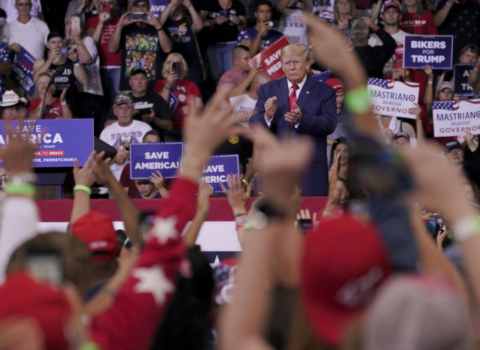 Donald Trump fra i suoi supporters in Pennsylvania