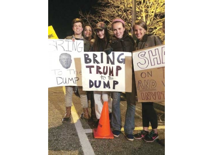 Studentesse contro Trump
