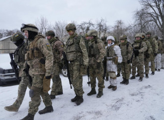 Guerra fredda in Ucraina, Russia e Nato mobilitano