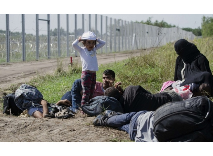 Rifugiati alla frontiera ungherese