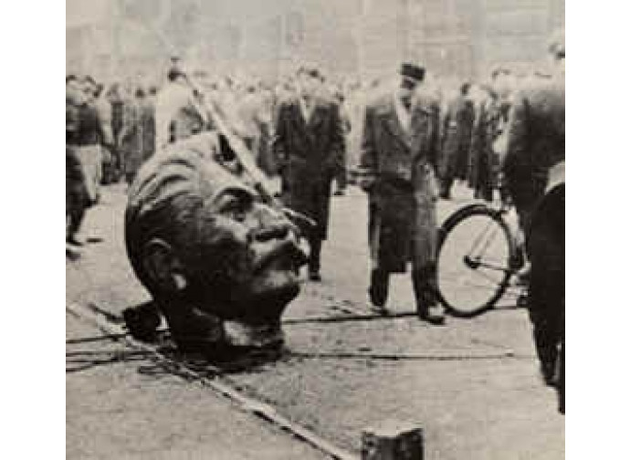 Budapest 1956, abbattuta la statua di Stalin