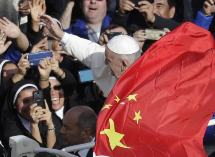 Bandeira chinesa e o Papa