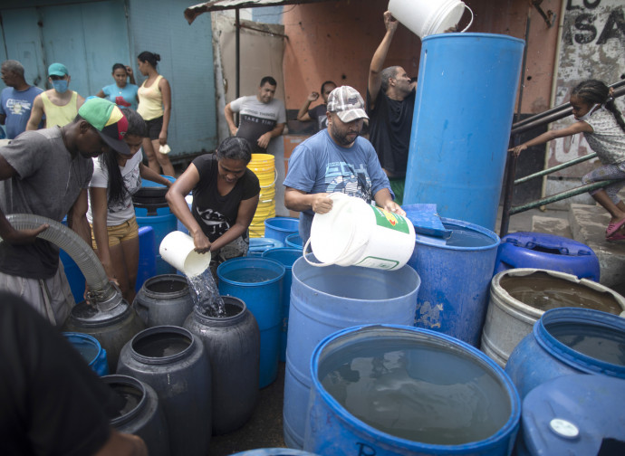 Venezuela, manca anche l'acqua
