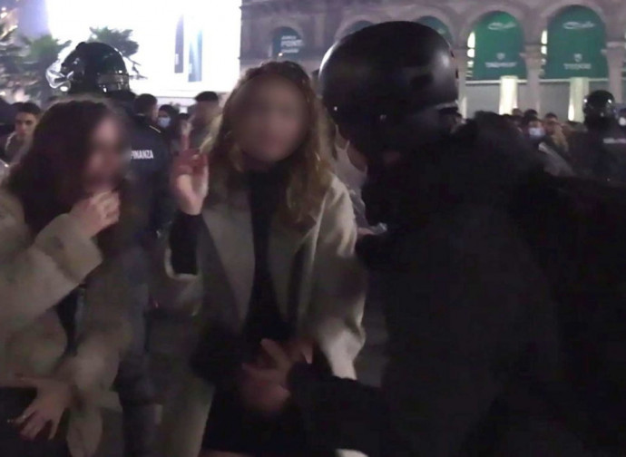 Due delle vittime delle violenze di Piazza Duomo