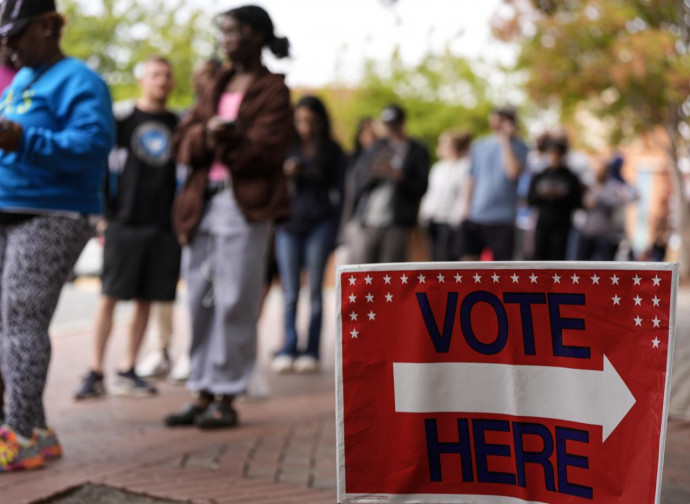 Usa, il giorno del voto. Le molte anomalie di una campagna